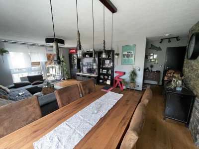 Schöne 4,5-Zimmer-Wohnung mit Balkon und Einbauküche in Kuppenheim