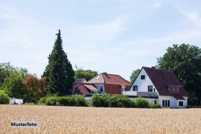 Einfamilienhaus mit Veranda und Terrasse