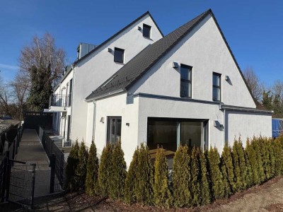 Hochwertiges Stadthaus in Dachau! Großzügige Räume, privater Garten und exzellente Ausstattung