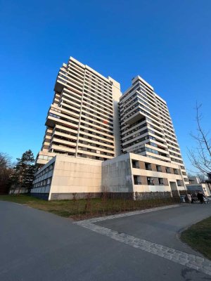 Geschmackvolle Wohnung mit einem Zimmer sowie Balkon und EBK in Nürnberg