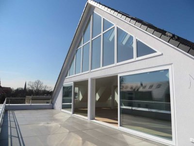 Exklusives Dachgeschoss mit großer Dachterrasse u. Weitblick über die Skyline von München