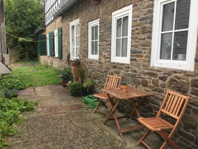 Charmante 2-Zimmer-Wohnung mit Terrasse auf idyllischem Gutshof in Hagen-Dahl