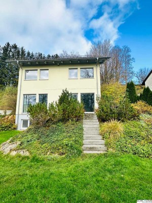 Modernes, nachhaltiges Haus mit fünf Zimmern und traumhaftem Garten