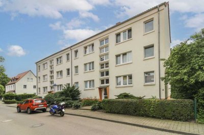 Ab 01.09. frei: Gut geschnittene 3-Zimmer-Wohnung mit Stellplatz in Rötha