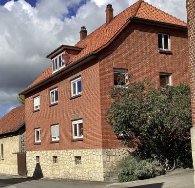 Resthof mit Nebengebäuden, 2 Familien, Bauernhof