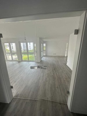 Erstbezug große Wohnung in modernem Neubau