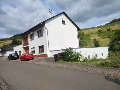 Oberheimbach/ Nähe Bingen  2-3 Familienhaus