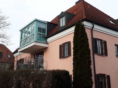 Gepflegte Wohnung mit zwei Zimmern und Küche sowie Balkon in Freising-Weihenstephan