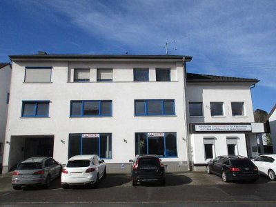 HÜTTERSDORF : 3 ZKB mit kleinem Balkon und 144 m² Wohnfläche !