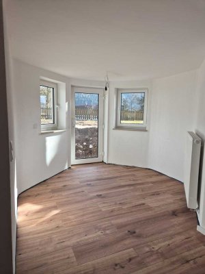 Traumhafte 2-Zimmer-Wohnung mit Garten und Stellplatz | Erstbezug nach Kernsanierung