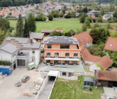 Erstbezug - Hochwertige 3-Zimmer-Wohnung mit großzügigem Balkon und Aufzug (WHG 04)