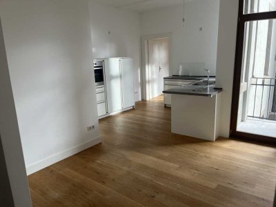 5 Zimmer Altbau Wohnung in der Nähe Mainzer Straße