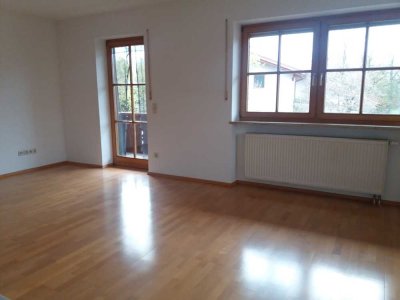 Schöne 3 Zimmer Wohnung in Vogtareuth OT Zaisering (Kreis Rosenheim)