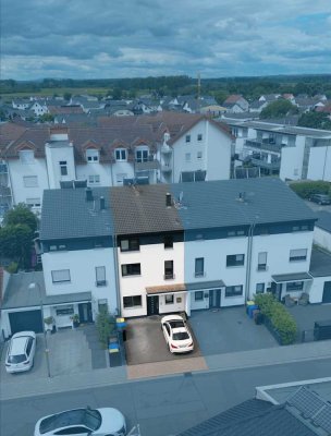 Familienfreundliches Reihenmittelhaus in Biebesheim mit Garten & Loggia; Nähe Rheinufer