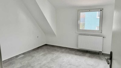 Vollständig modernisierte DG Wohnung mit 3 Zimmern und 2 Balkonen