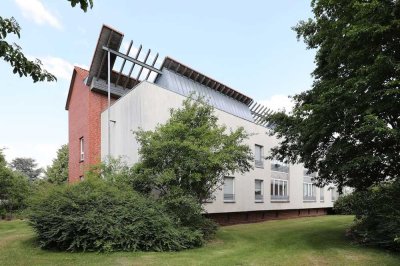 Ruhig gelegene 1-Zimmer-Wohnung mit blick ins Grüne // Dachgeschoss rechts