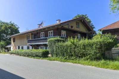 Ascholding: Dorf-Idylle in einem denkmalgeschützten Bauernhaus