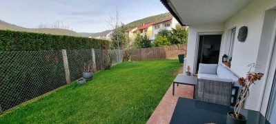 2,5 Zimmer mit großen Terrasse und Garage oder ganzes HAUS