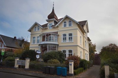 Wunderschöne helle 2-Zi. Wohng, mit Balkon im EG einer Altbauvilla in Zentrum von Bad Oeynhausen