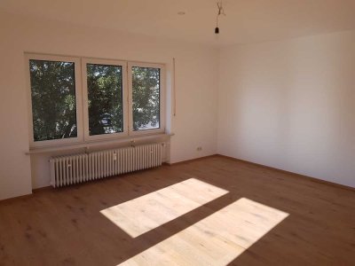 Freundliche 4-Zimmer-Wohnung mit Balkon und Einbauküche in Kahl von privat an privat