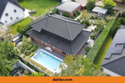 Design, Komfort, Luxus: Traumhaus für Paare oder Familien - mit Pool und Garten-Oase