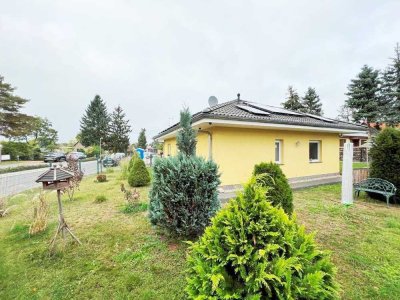 MIT TERRASSE UND GARTEN IN RUHIGER LAGE