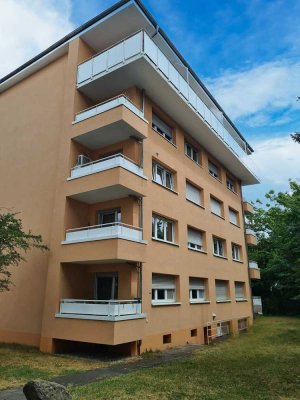 Lichdurchflutete 3-Zimmer Wohnung in zentraler Lage in Offenbach zu vermieten!