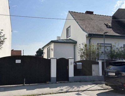 Einfamilienhaus in Traiskirchen: 5 Zimmer auf zwei Einheiten, Garten &amp; Südbalkon!