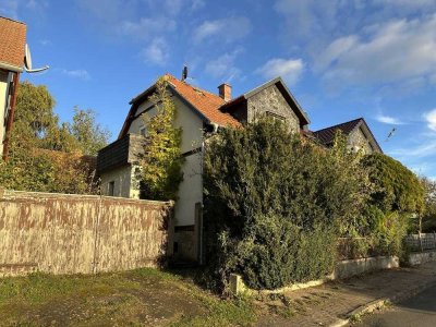 Eine Doppelhaushälfte in Ballstädt zum Ausbau - mit großem Garten