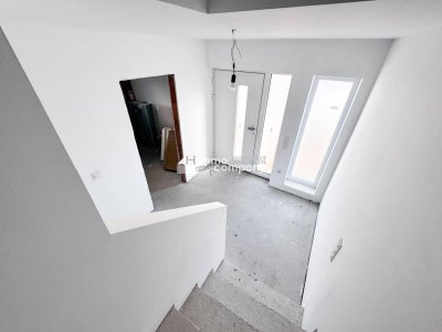 MODERNE DOPPELHAUSHÄLFTE in Sollenau: 4 Zimmer, Garten, 2 Bäder und Fußbodenheizung!