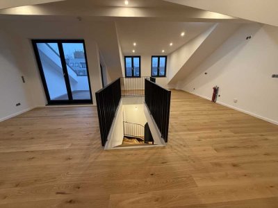 hochwertige 4 Zimmer DG Maisonette  Wohnung mit Dach-Loggia  in zentraler Lage zu vermieten