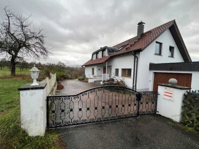 Uhingen-Sparwiesen, sofort frei: naturnahes Haus der Möglichkeiten