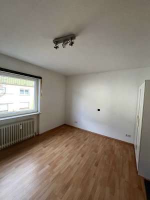 2 Zimmer Wohnung mit Balkon zu vermieten