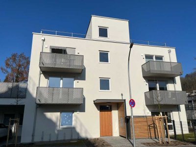 helle Neubau 3-Zimmer-Wohnung (Nr. 3) m. Balkon u. Dachterrasse, in Landshut