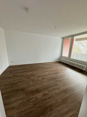 Drei Zimmer Küche Bad Wohnung zu vermieten