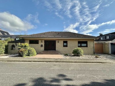 Sanierter Bungalow mit Einliegerwohnung in beliebter Wohnlage