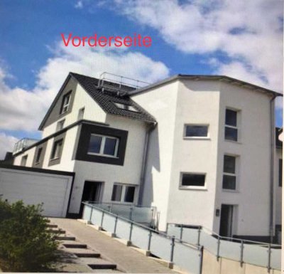 Stilvolle, neuwertige 3,5-Zimmer-Maisonette-Wohnung mit Balkon in Mülheim an der Ruhr