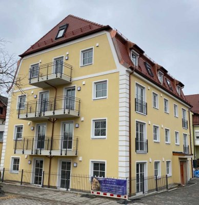 Wunderbar 4-Zimmer-Dachgeschosswohnung mit luxuriöser Innenausstattung und Einbauküche in Regensburg