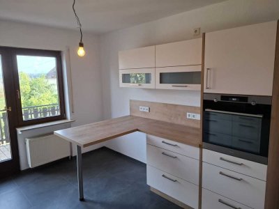 Doppelhaushälfte mit neuer Küche, Kamin, Terrasse und großem Garten sowie Garage und Werkstatt