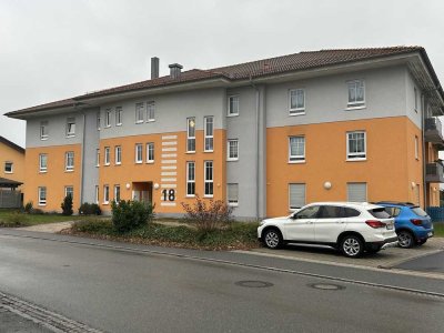 Ansprechende 2-Zimmer-EG-Wohnung mit gehobener Innenausstattung mit Balkon und EBK in Küps