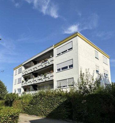 Stilvolle, helle 4-Raum-Hochparterre-Wohnung mit gehobener Innenausstattung mit Balkon in Darmstadt