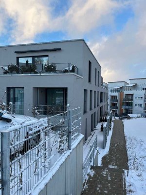 Neuwertig: Helle 2-Zi-Wohnung in Laichingen mit Balkon