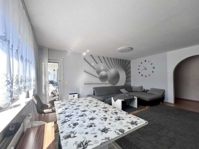 Attraktive 4-Zimmer-Wohnung mit Balkon und Stellplatz