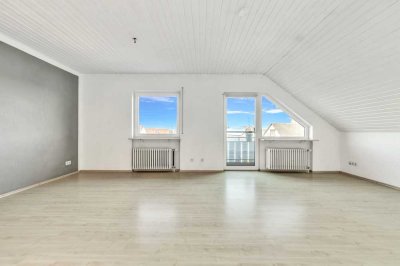 Provisionsfrei! Gepflegte 3-Zimmer-Maisonette-Wohnung, mit Dachstudio und Balkon in Forchheim.