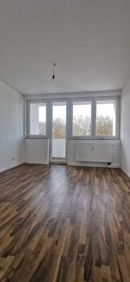 3 Zimmer in der 3. Etage *Otto-Hue-Str. 133*