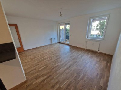 Neu renovierte Gartenwohnung mit Terrasse in Grünlage