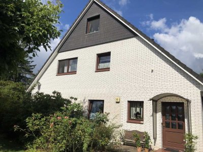 Einfamilienhaus mit Einliegerwohnung in Henstedt-Rhen - am Naturschutzgebiet! Courtagefrei!