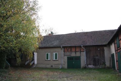 + Behnsdorf - Resthof im Ortskern +