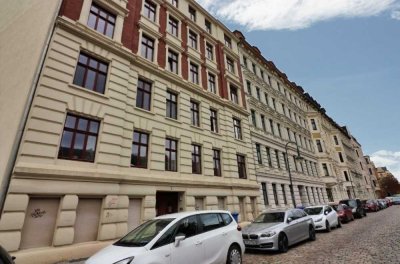 Attraktive 4-Zimmer-Wohnung mit Balkon in erstklassiger Lage der Magdeburger Altstadt