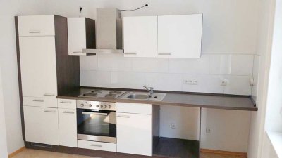 -provisionsfrei- schöne 2 Zimmer Wohnung mit Wohnküche und großer Terasse!